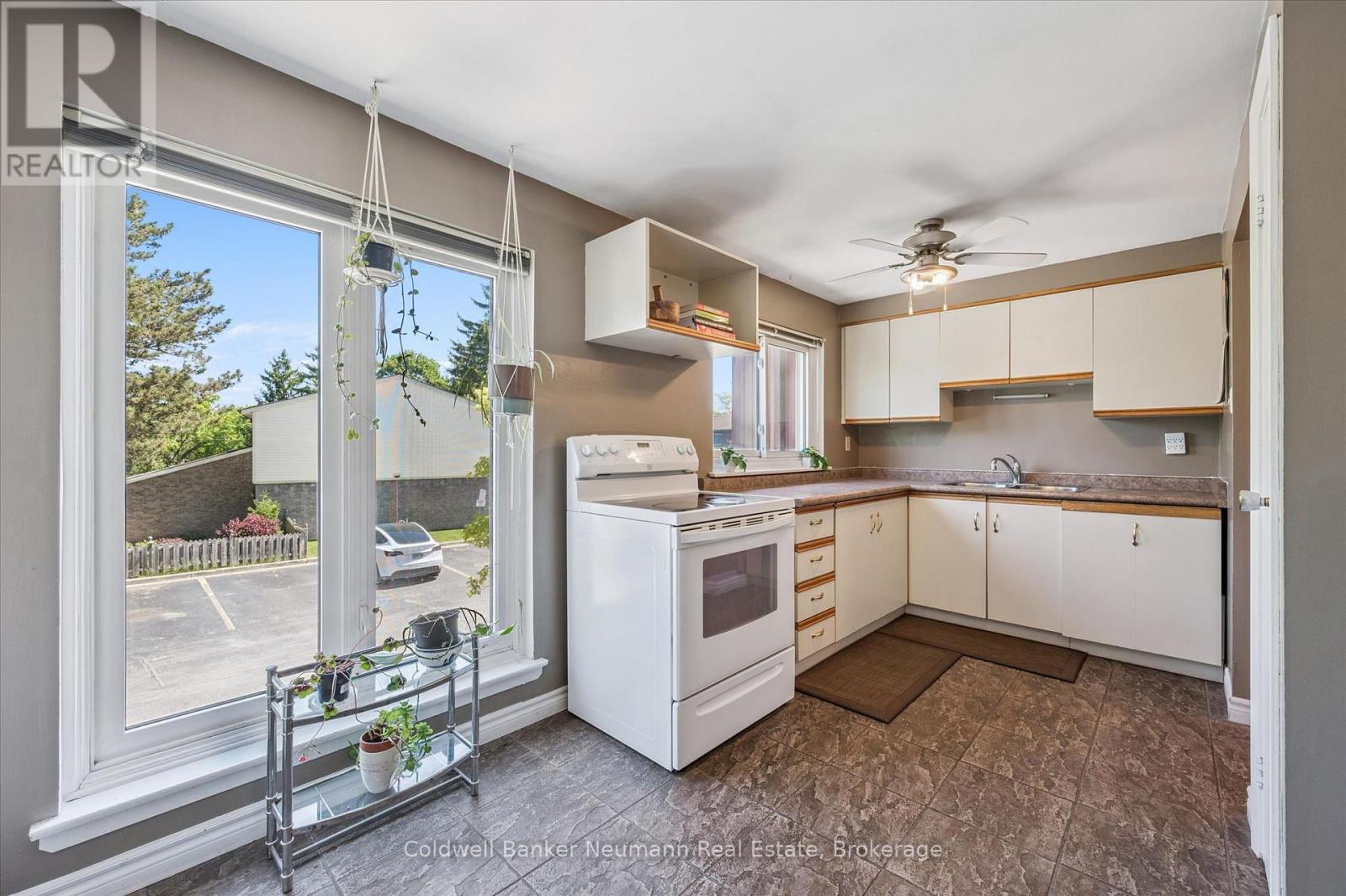 2 - 2 Worton Avenue, Guelph, Ontario  N1H 7C5 - Photo 8 - X13249126