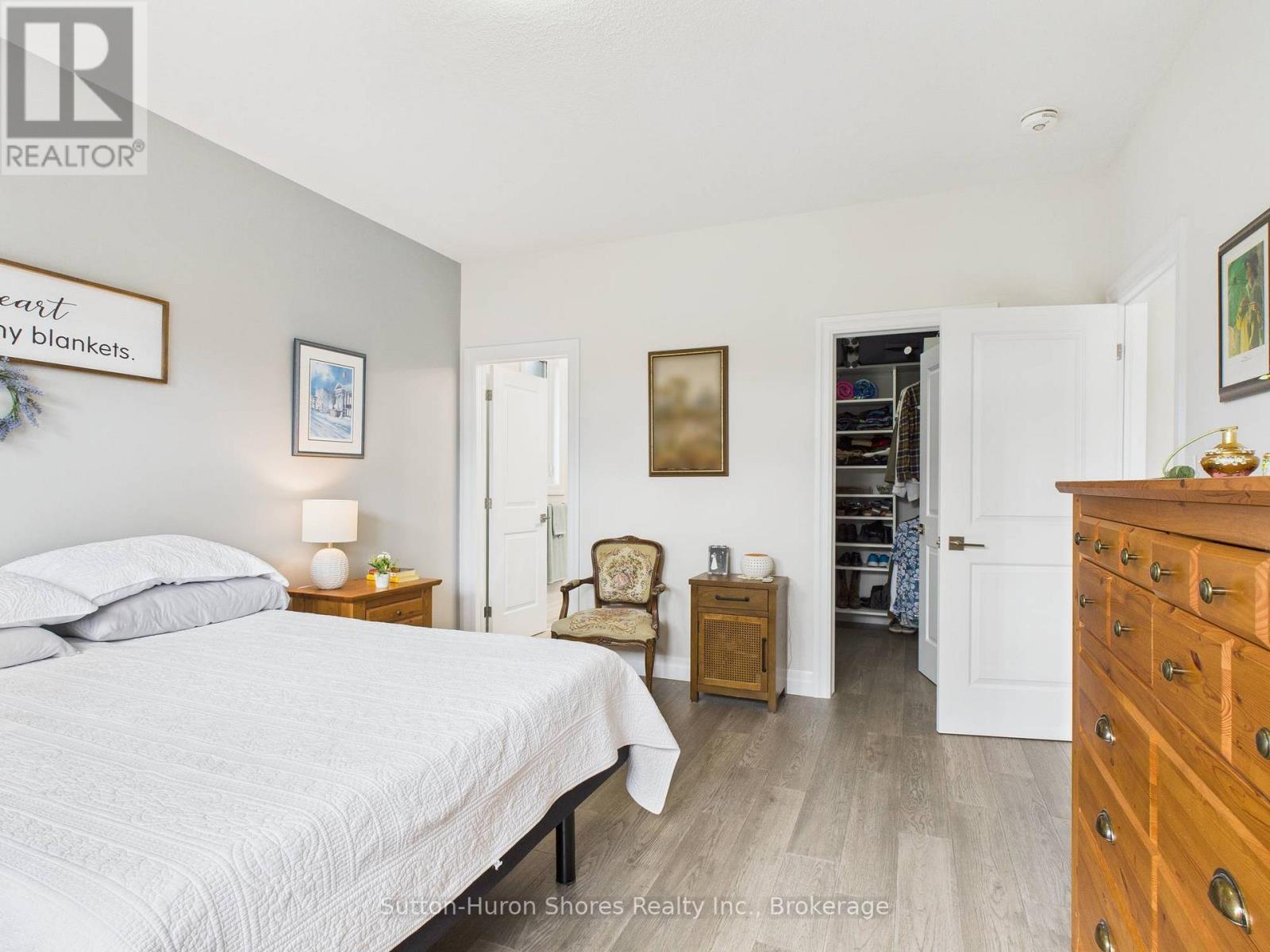 404 Devonshire Road, Saugeen Shores, Ontario  N0H 2C3 - Photo 23 - X13249770