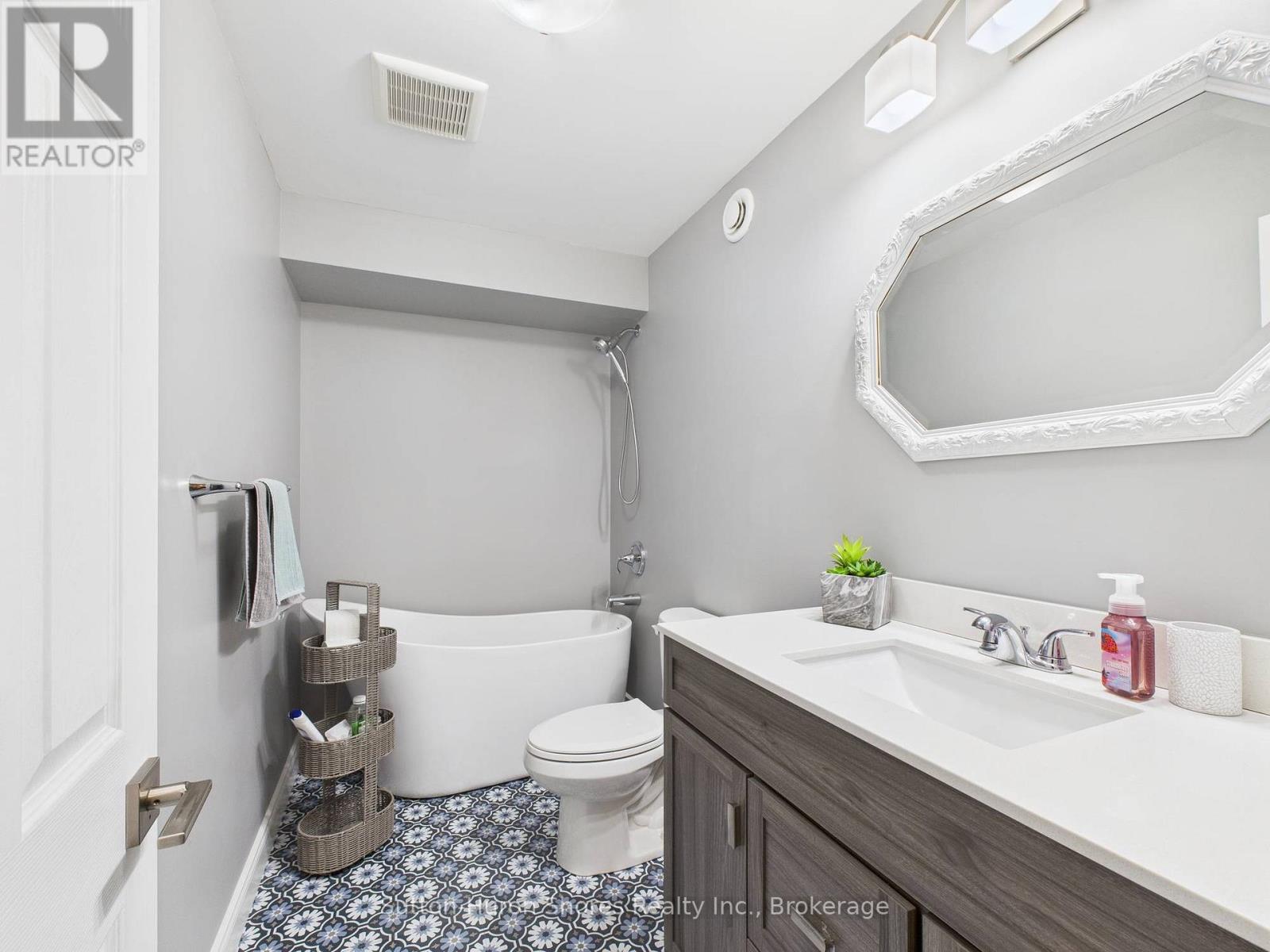 404 Devonshire Road, Saugeen Shores, Ontario  N0H 2C3 - Photo 34 - X13249770