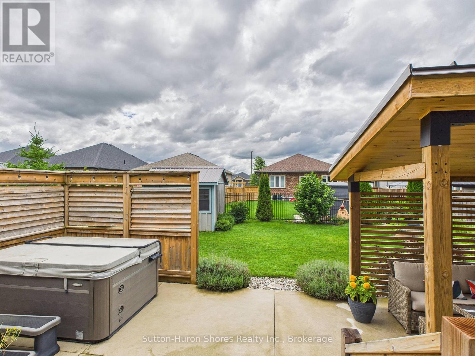 404 Devonshire Road, Saugeen Shores, Ontario  N0H 2C3 - Photo 37 - X13249770