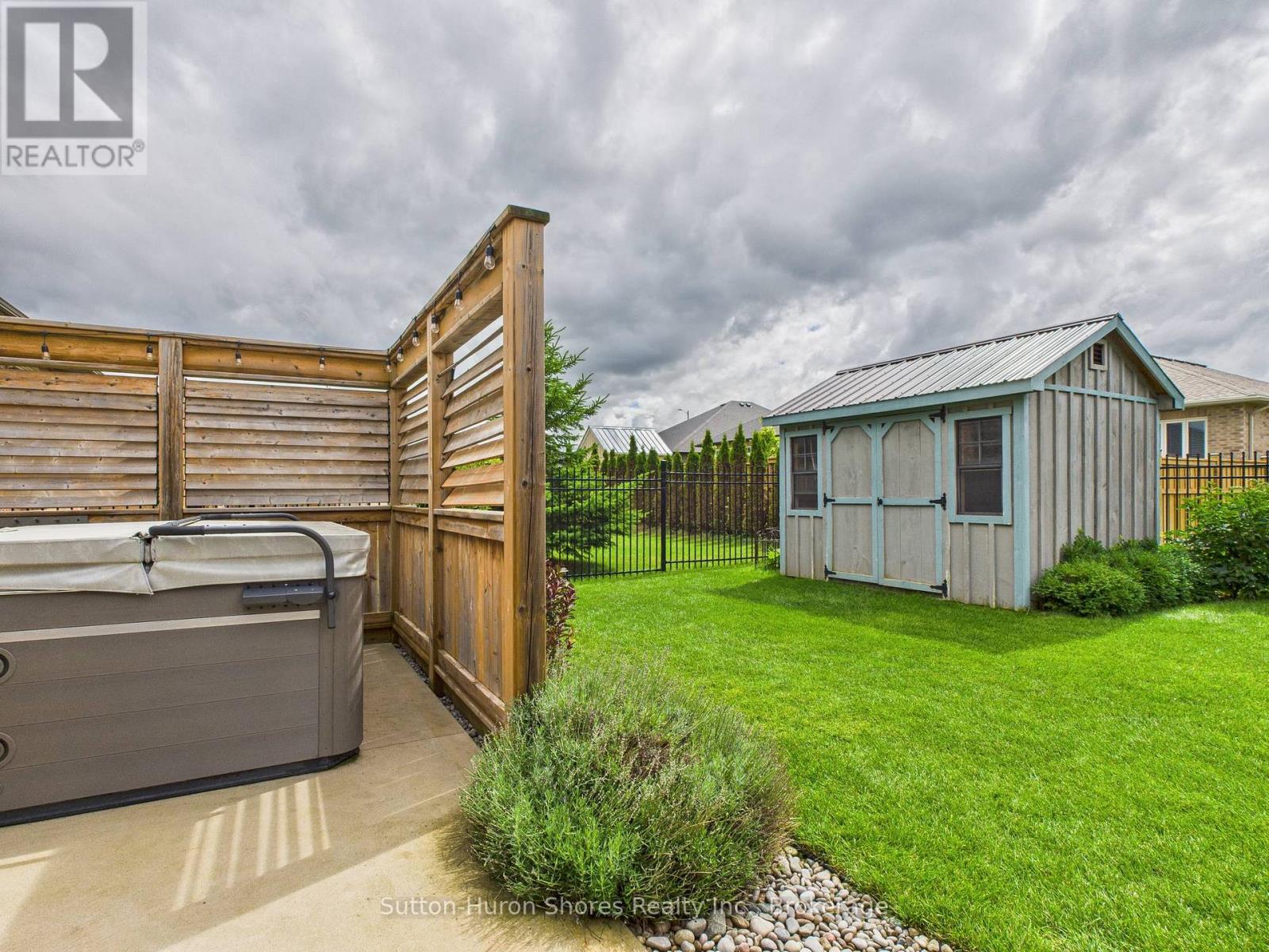 404 Devonshire Road, Saugeen Shores, Ontario  N0H 2C3 - Photo 40 - X13249770