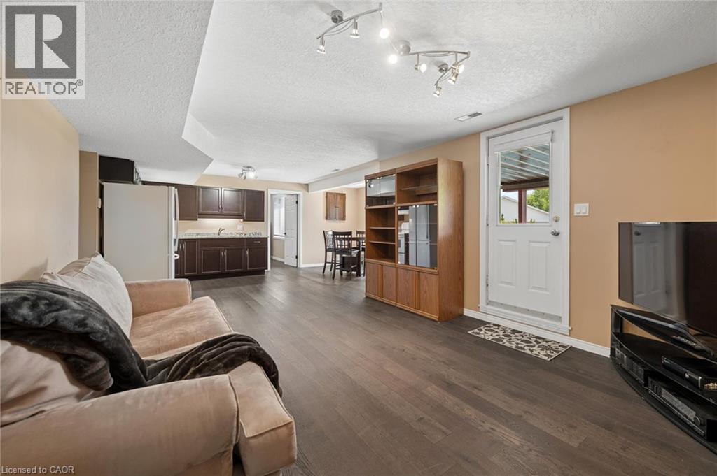 44 Tami Court, Kitchener, Ontario  N2B 3V2 - Photo 32 - 40834971