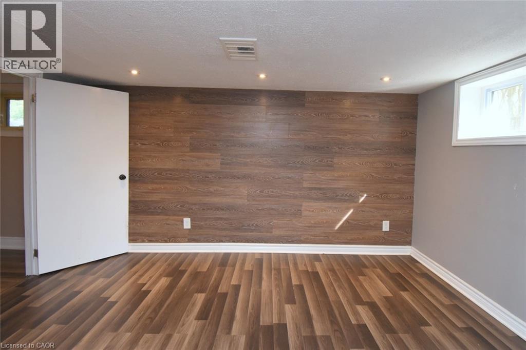 945 Glen View Avenue, Burlington, Ontario  L7T 3Y7 - Photo 22 - 40831593