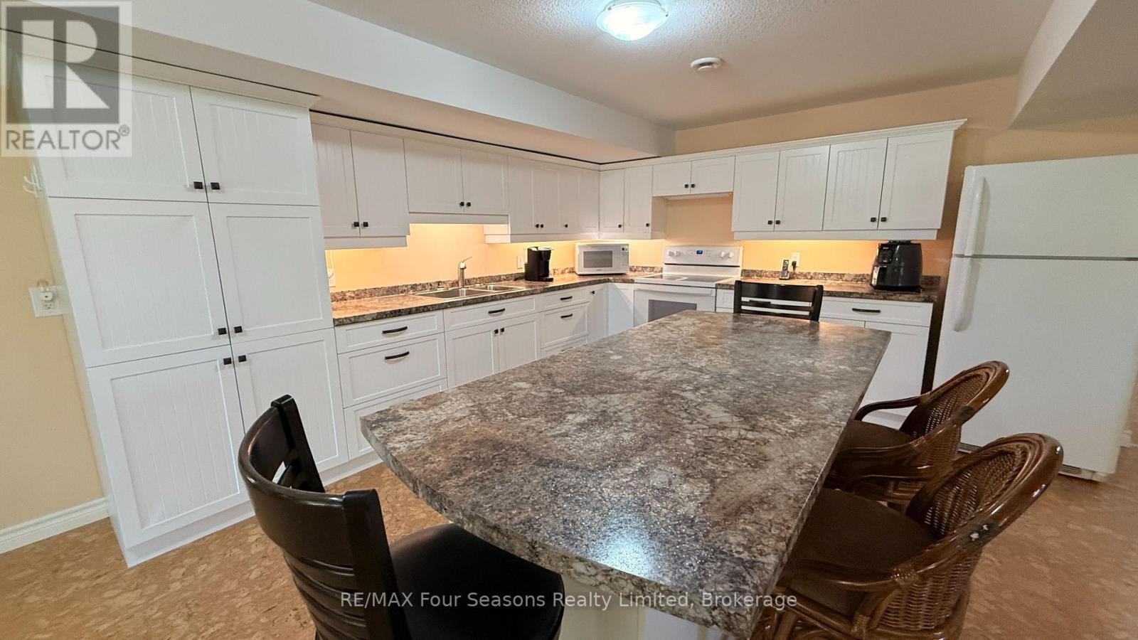 229 S Rankin Street, Saugeen Shores, Ontario  N0H 2L0 - Photo 38 - X13258430
