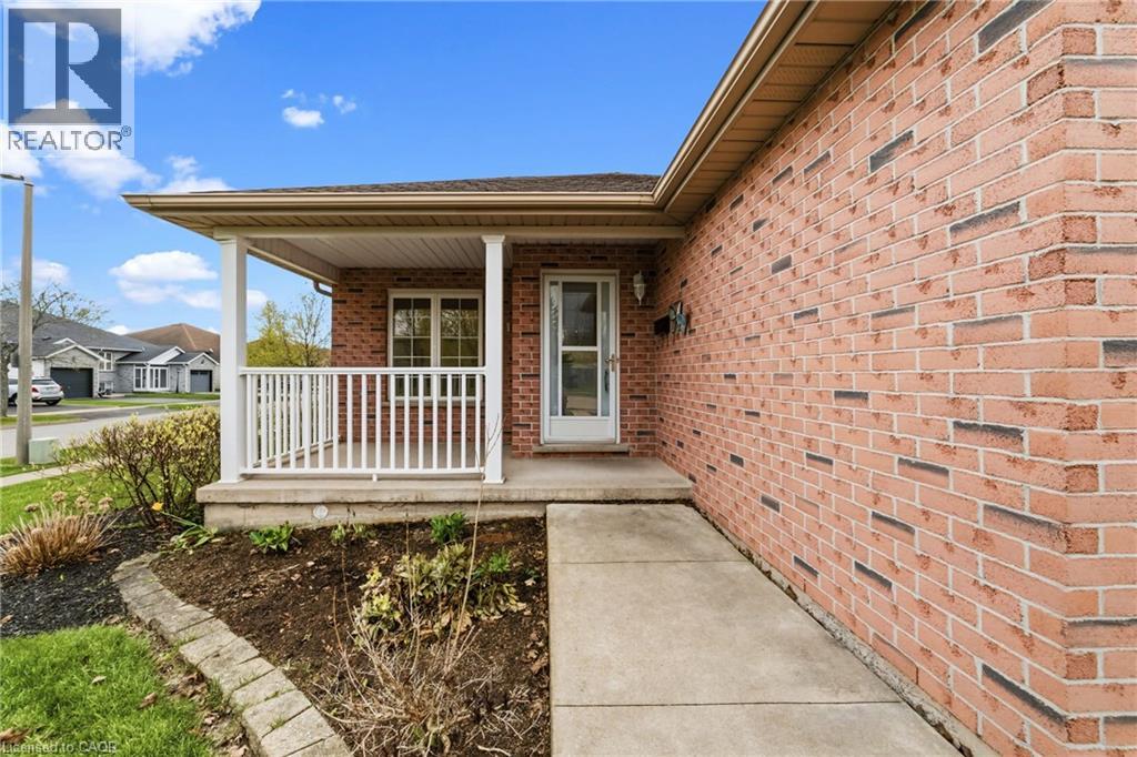 296 Autumn Crescent, Welland, Ontario  L3C 7K1 - Photo 4 - 40837391