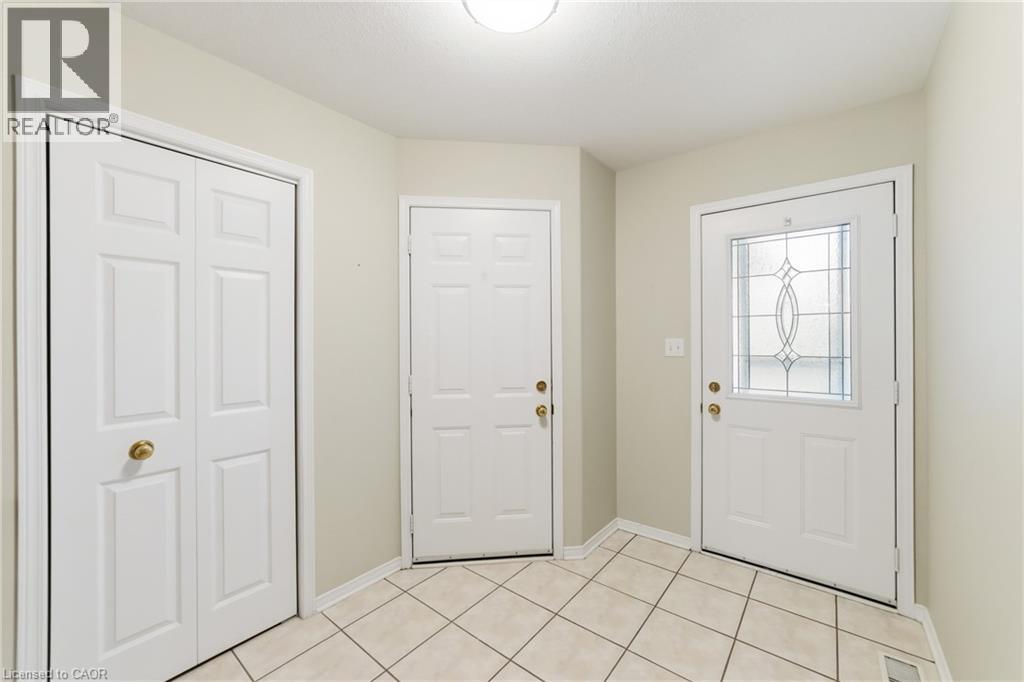 296 Autumn Crescent, Welland, Ontario  L3C 7K1 - Photo 5 - 40837391