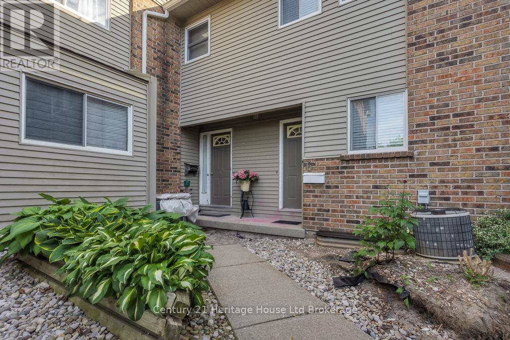 6 - 19 Wren Court, Tillsonburg, Ontario  N4G 5K2 - Photo 3 - X13284290