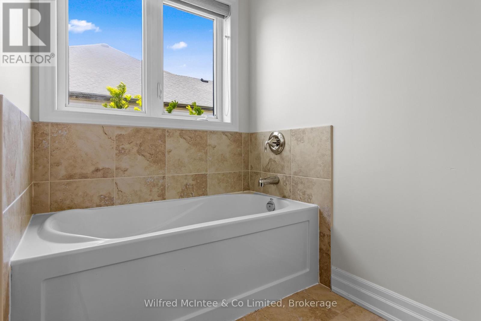 524 Stornoway, Huron-Kinloss, Ontario  N2Z 0A4 - Photo 24 - X13315560