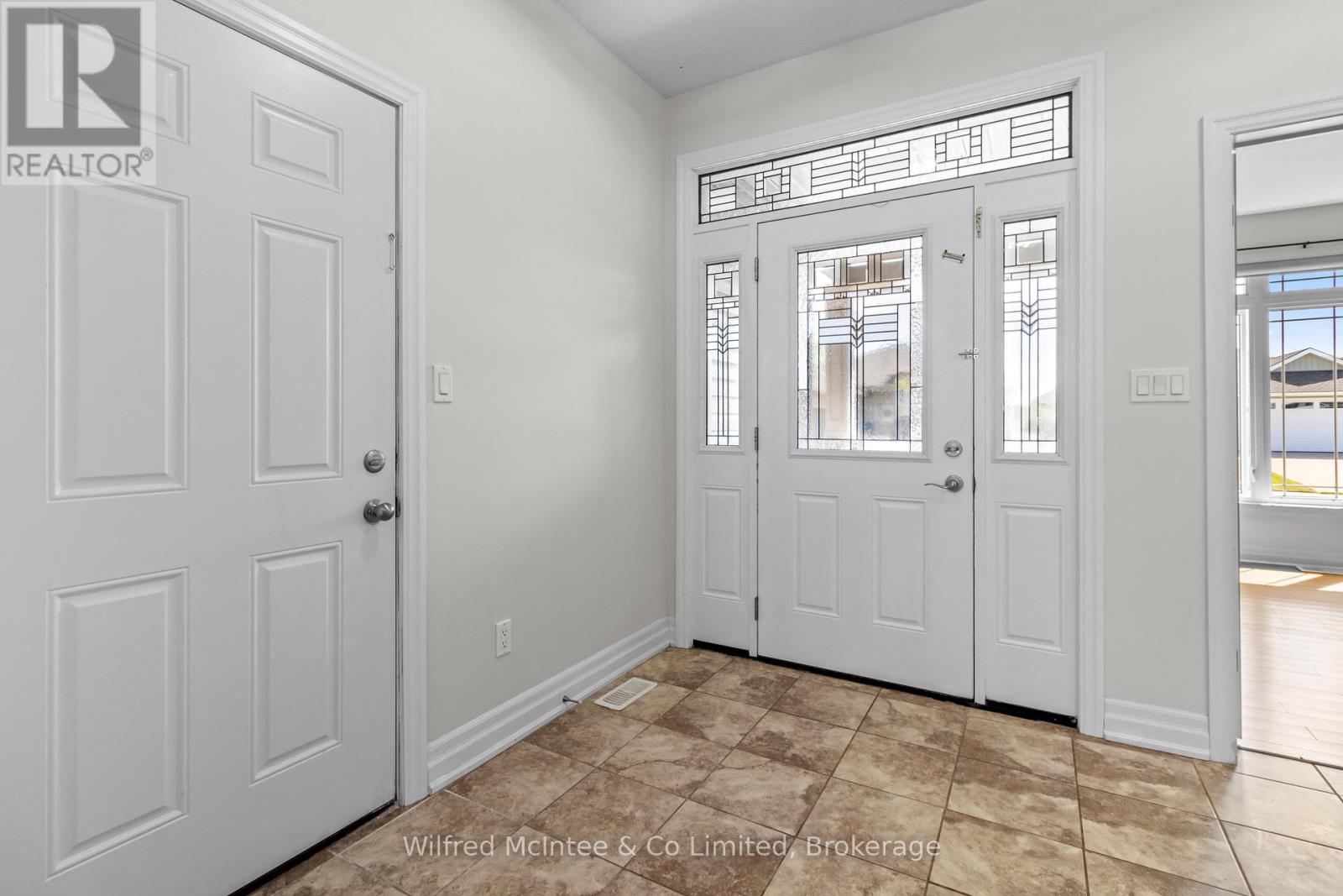 524 Stornoway, Huron-Kinloss, Ontario  N2Z 0A4 - Photo 8 - X13315560