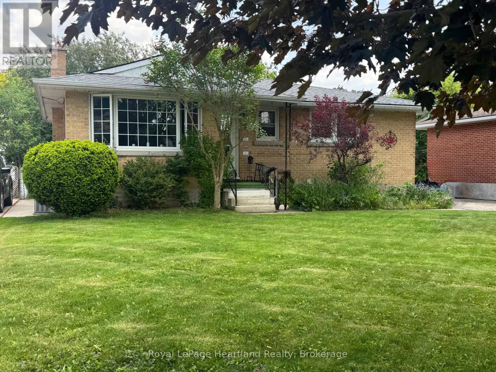 47 Mcdonald Street, Stratford, Ontario  N5A 4W4 - Photo 2 - X13337982