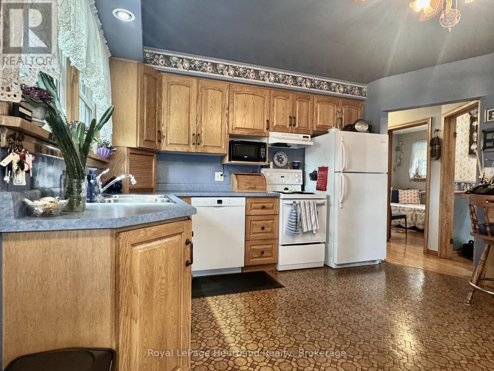 47 Mcdonald Street, Stratford, Ontario  N5A 4W4 - Photo 3 - X13337982