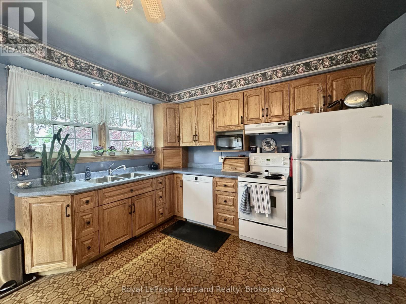 47 Mcdonald Street, Stratford, Ontario  N5A 4W4 - Photo 6 - X13337982
