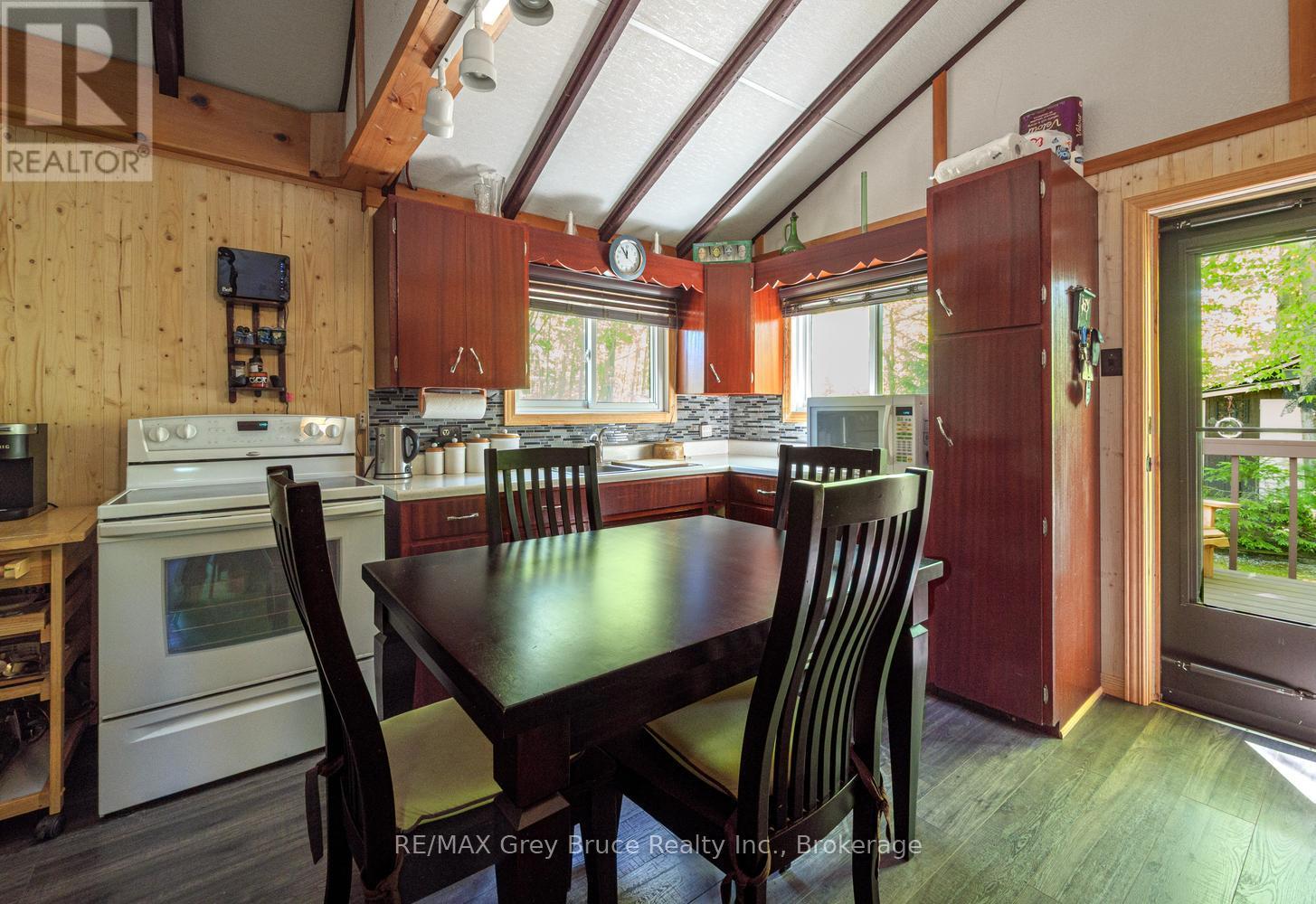 112 Symon Avenue, South Bruce Peninsula, Ontario  N0H 2T0 - Photo 11 - X13410032