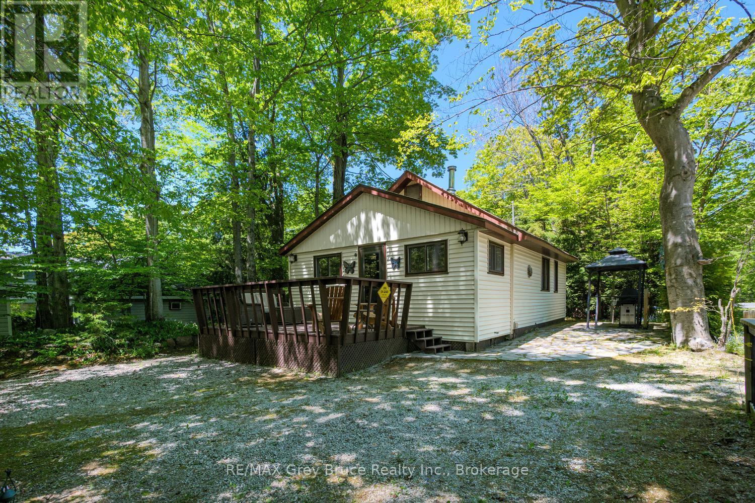 112 Symon Avenue, South Bruce Peninsula, Ontario  N0H 2T0 - Photo 5 - X13410032