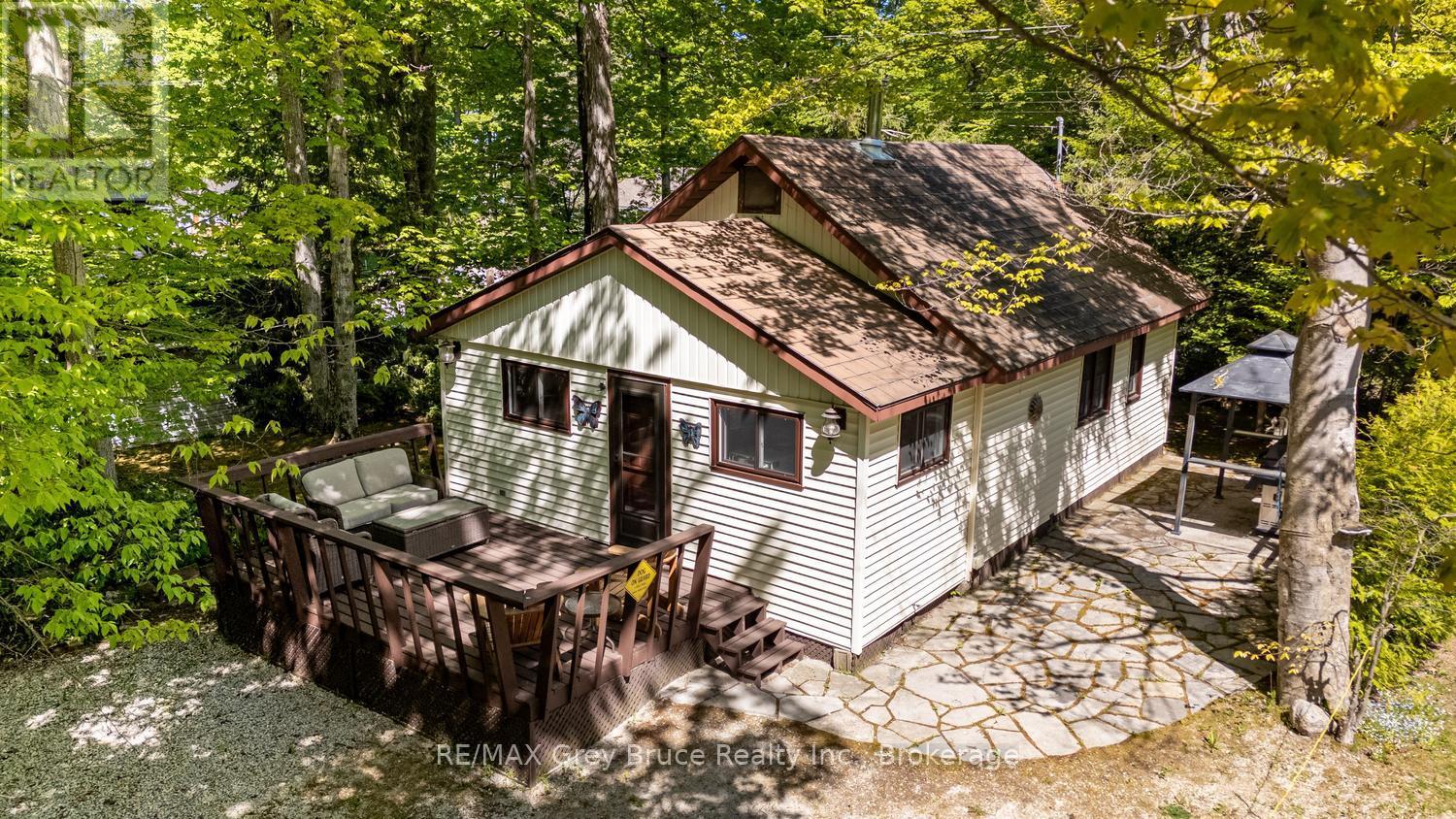 112 Symon Avenue, South Bruce Peninsula, Ontario  N0H 2T0 - Photo 7 - X13410032