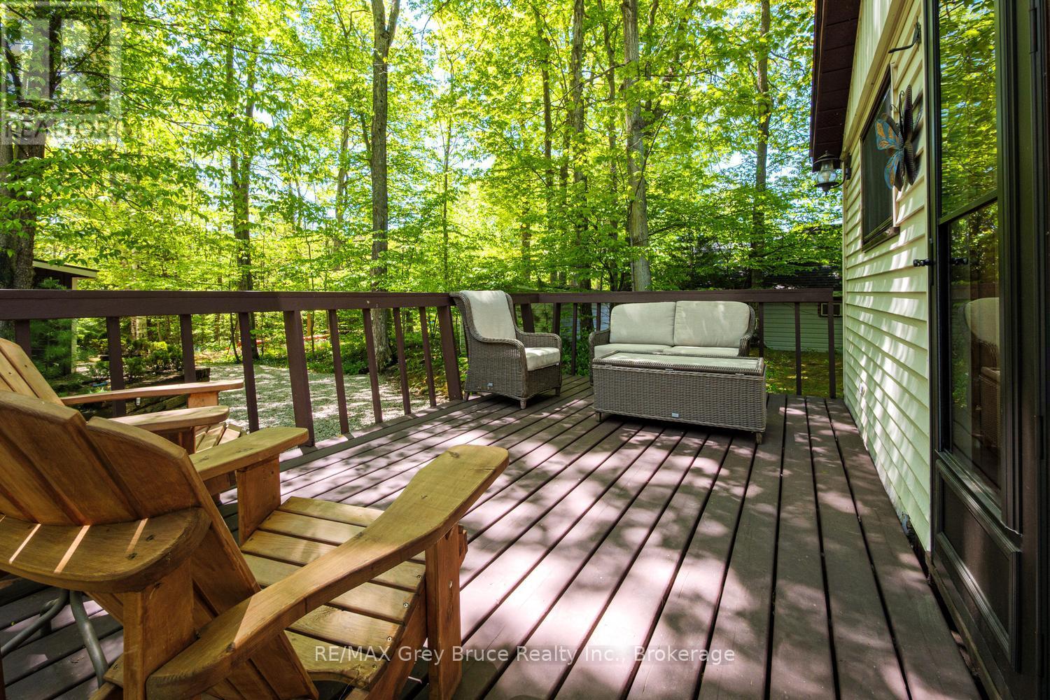 112 Symon Avenue, South Bruce Peninsula, Ontario  N0H 2T0 - Photo 9 - X13410032