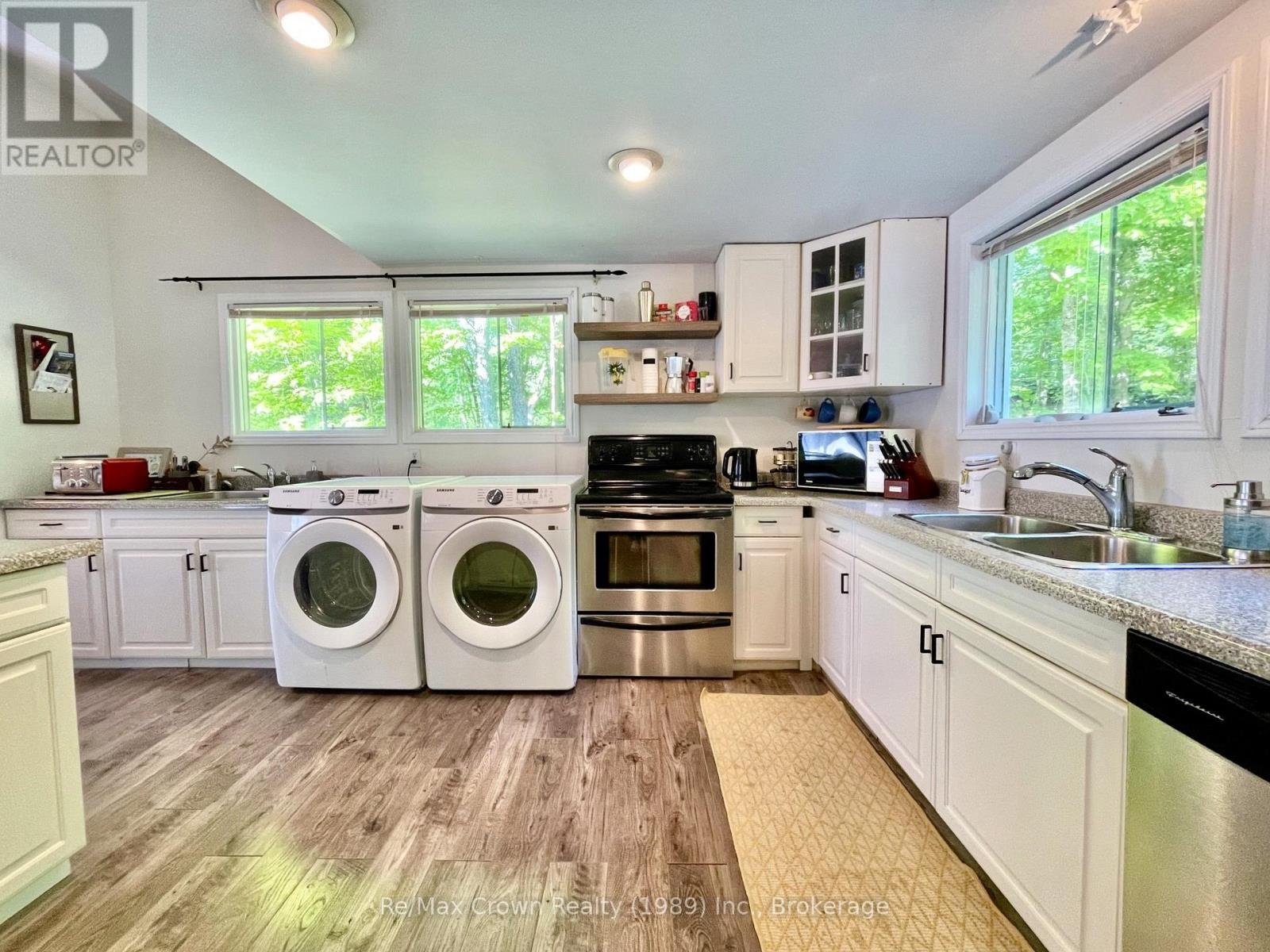 581 Limberlost Point Road, Parry Sound Remote Area, Ontario  P0H 2R0 - Photo 11 - X13410090