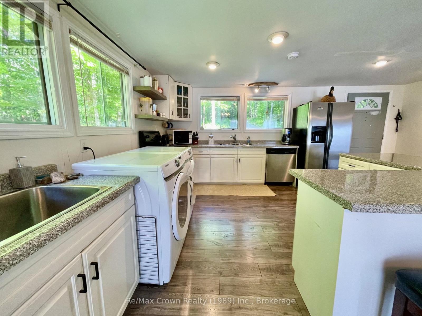 581 Limberlost Point Road, Parry Sound Remote Area, Ontario  P0H 2R0 - Photo 13 - X13410090
