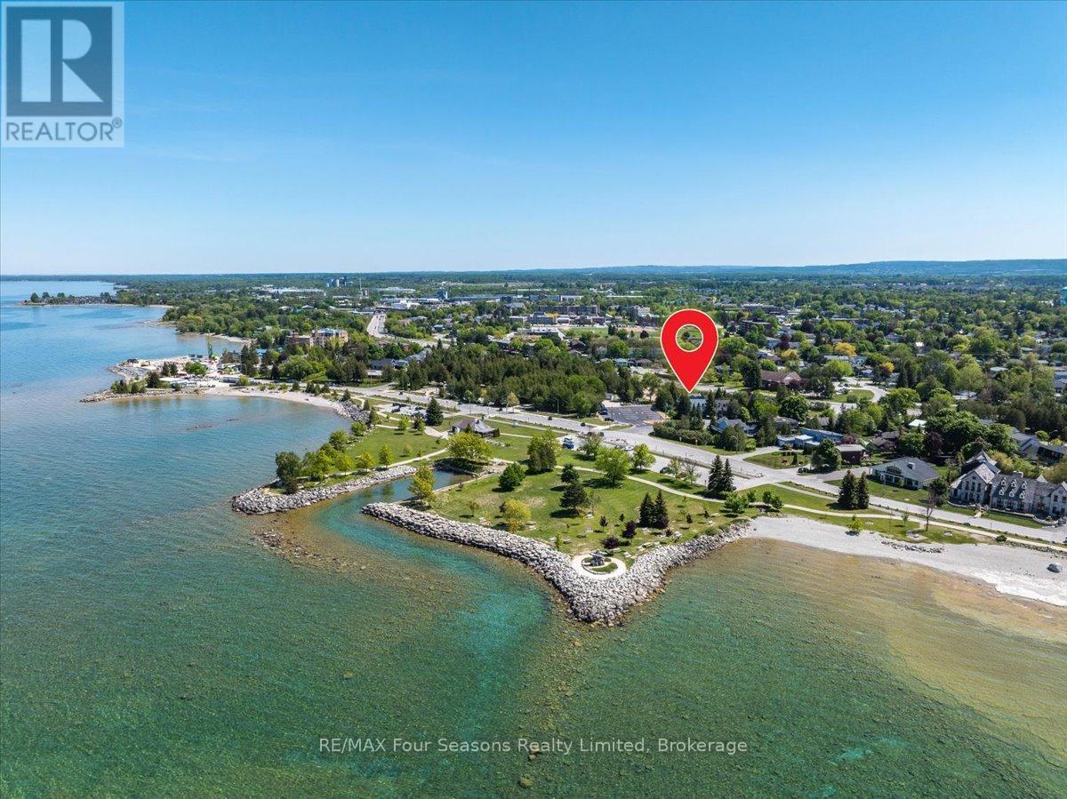 98 Huron Street, Collingwood, Ontario  L9Y 4Y3 - Photo 9 - S13249778