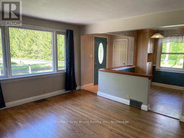 202306 6 Highway, Georgian Bluffs, Ontario  N4K 5N5 - Photo 13 - X13410124