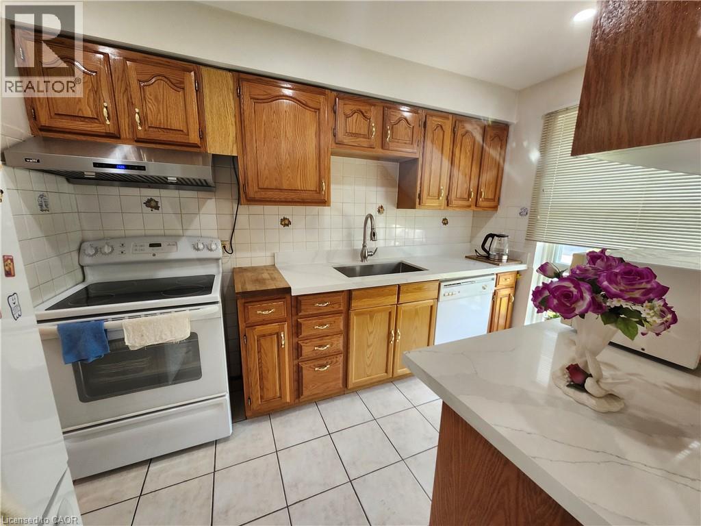 25 Gosford Boulevard Unit# 15, Toronto, Ontario  M3N 2G7 - Photo 6 - 40837321
