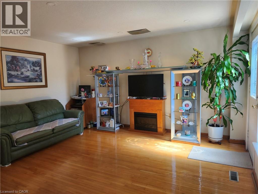 25 Gosford Boulevard Unit# 15, Toronto, Ontario  M3N 2G7 - Photo 9 - 40837321