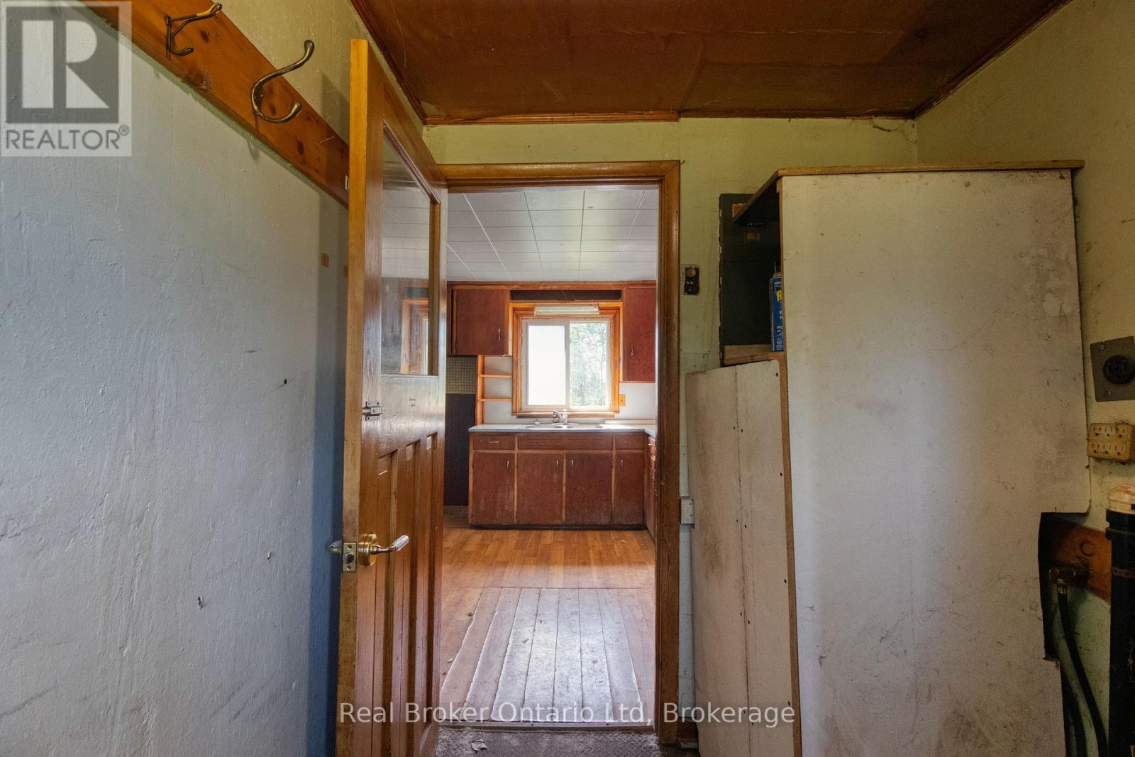 310009 Kemble Rock Road, Georgian Bluffs, Ontario  N0H 1S0 - Photo 9 - X13410270