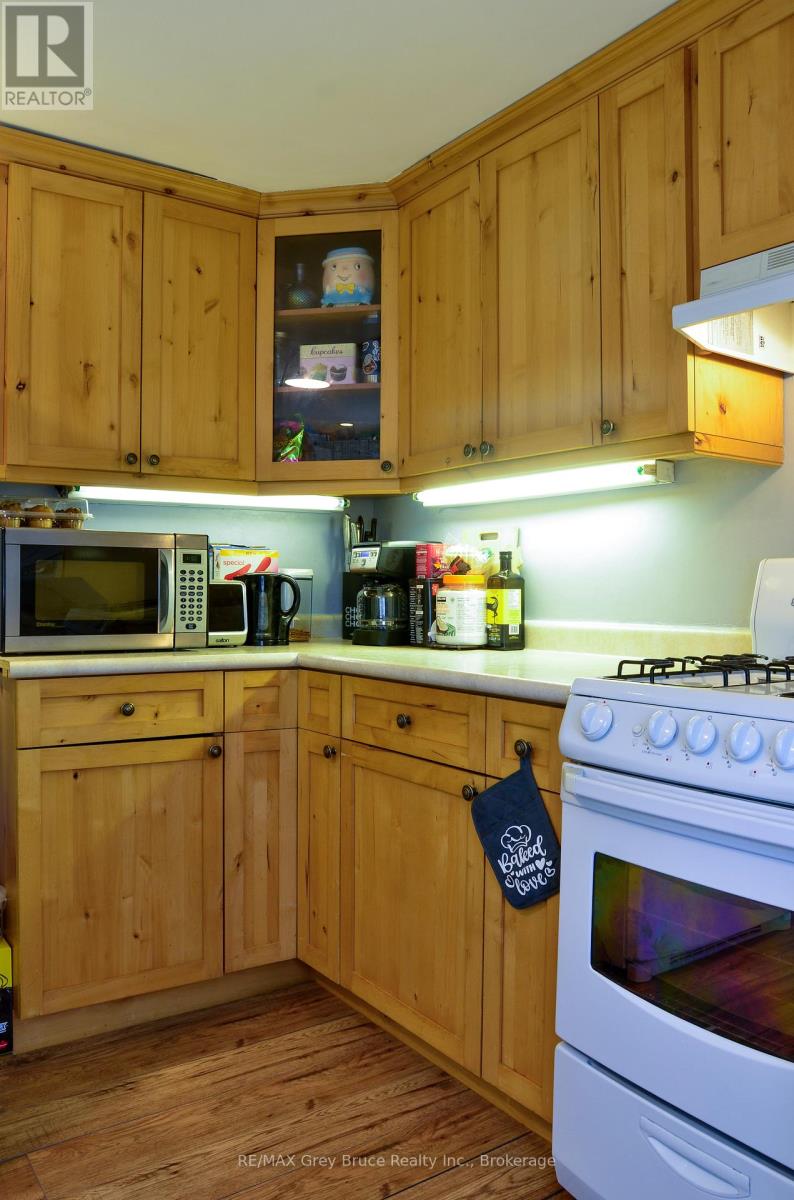 499 16th Street W, Owen Sound, Ontario  N4K 4A5 - Photo 2 - X13410292