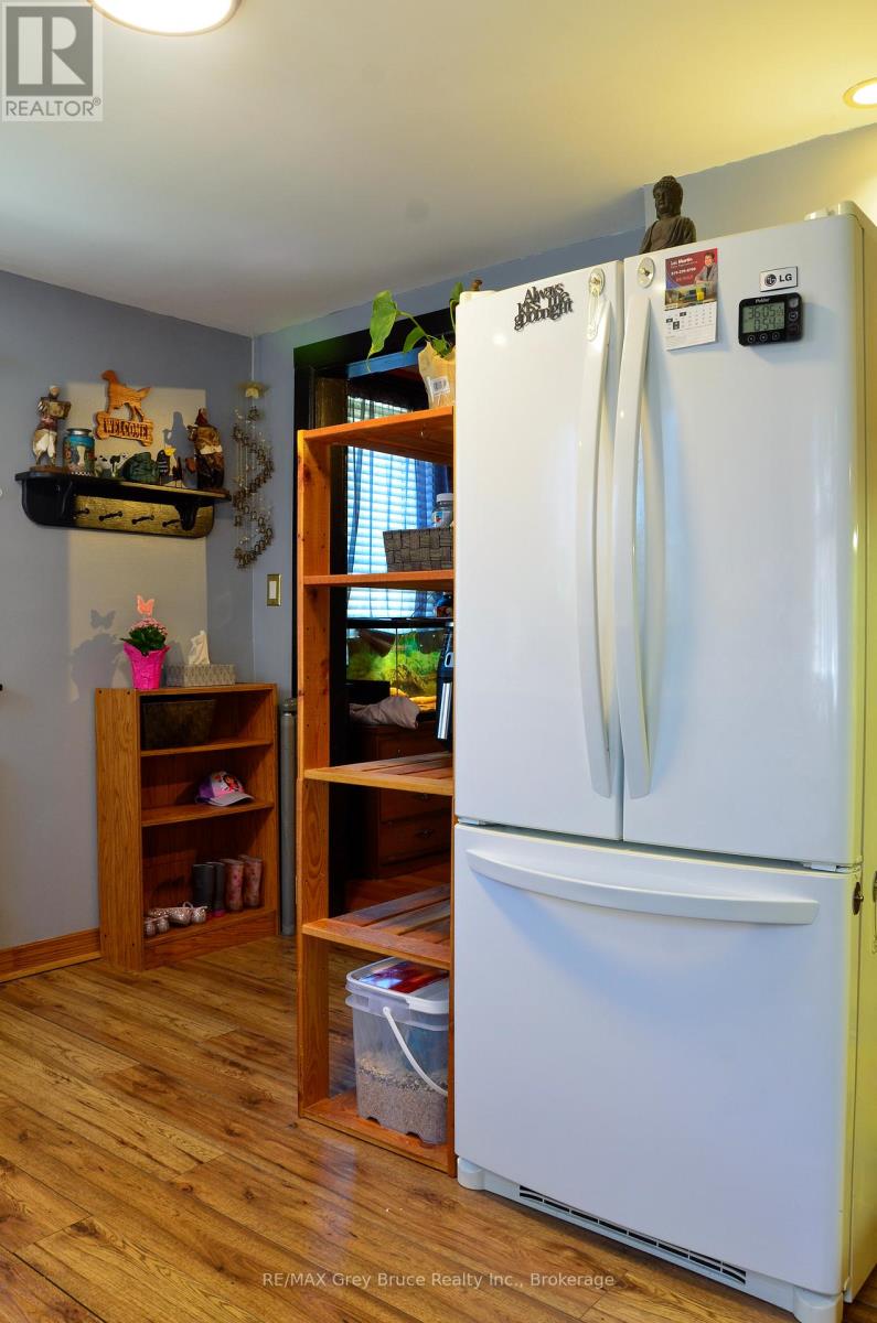 499 16th Street W, Owen Sound, Ontario  N4K 4A5 - Photo 3 - X13410292