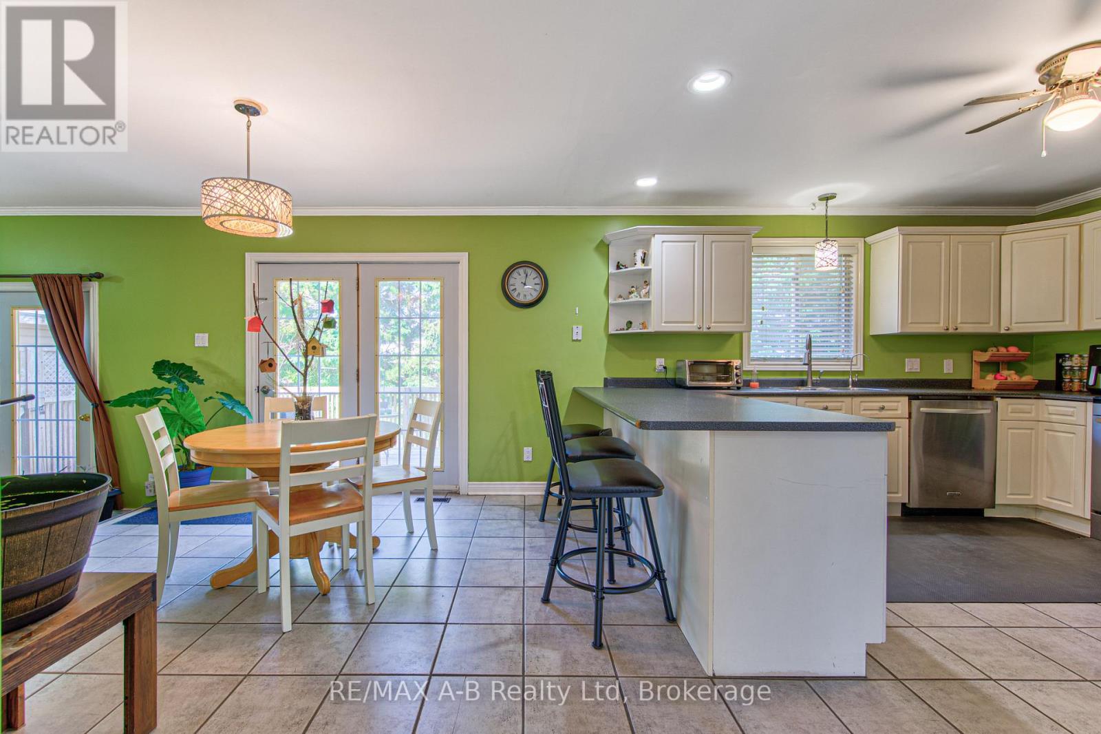 3968 Wilson Street, Perth East, Ontario  N0B 2P0 - Photo 8 - X13410370