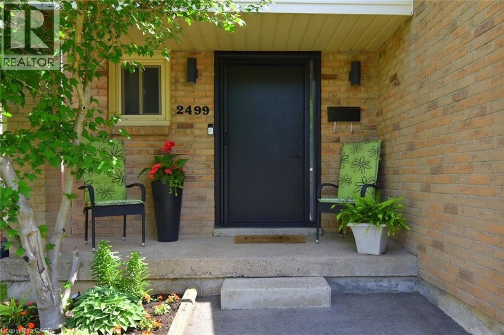 2499 Whittaker Drive, Burlington, Ontario  L7P 4P9 - Photo 5 - 40836753
