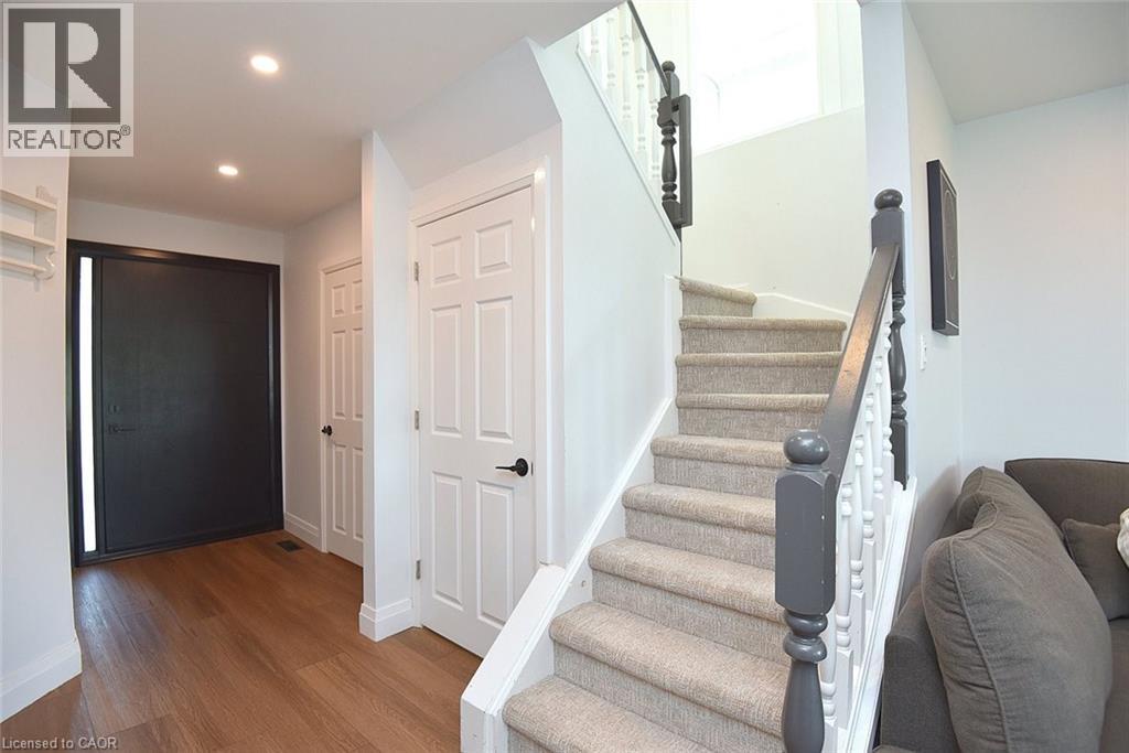 2499 Whittaker Drive, Burlington, Ontario  L7P 4P9 - Photo 6 - 40836753