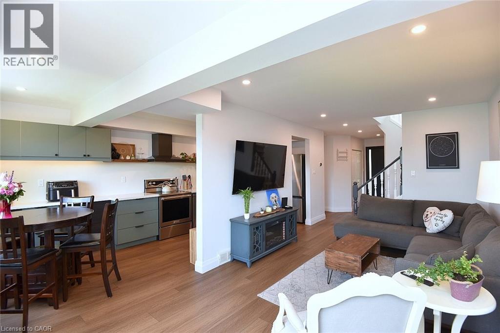 2499 Whittaker Drive, Burlington, Ontario  L7P 4P9 - Photo 7 - 40836753