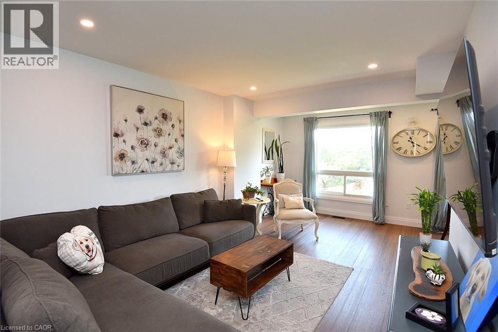 2499 Whittaker Drive, Burlington, Ontario  L7P 4P9 - Photo 9 - 40836753