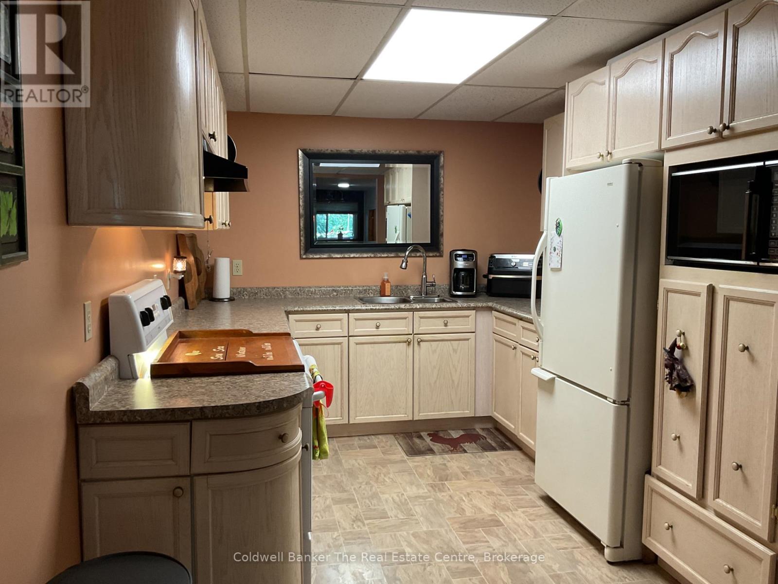 815 Muskoka Road N, Gravenhurst, Ontario  P1P 1C2 - Photo 22 - X13410972