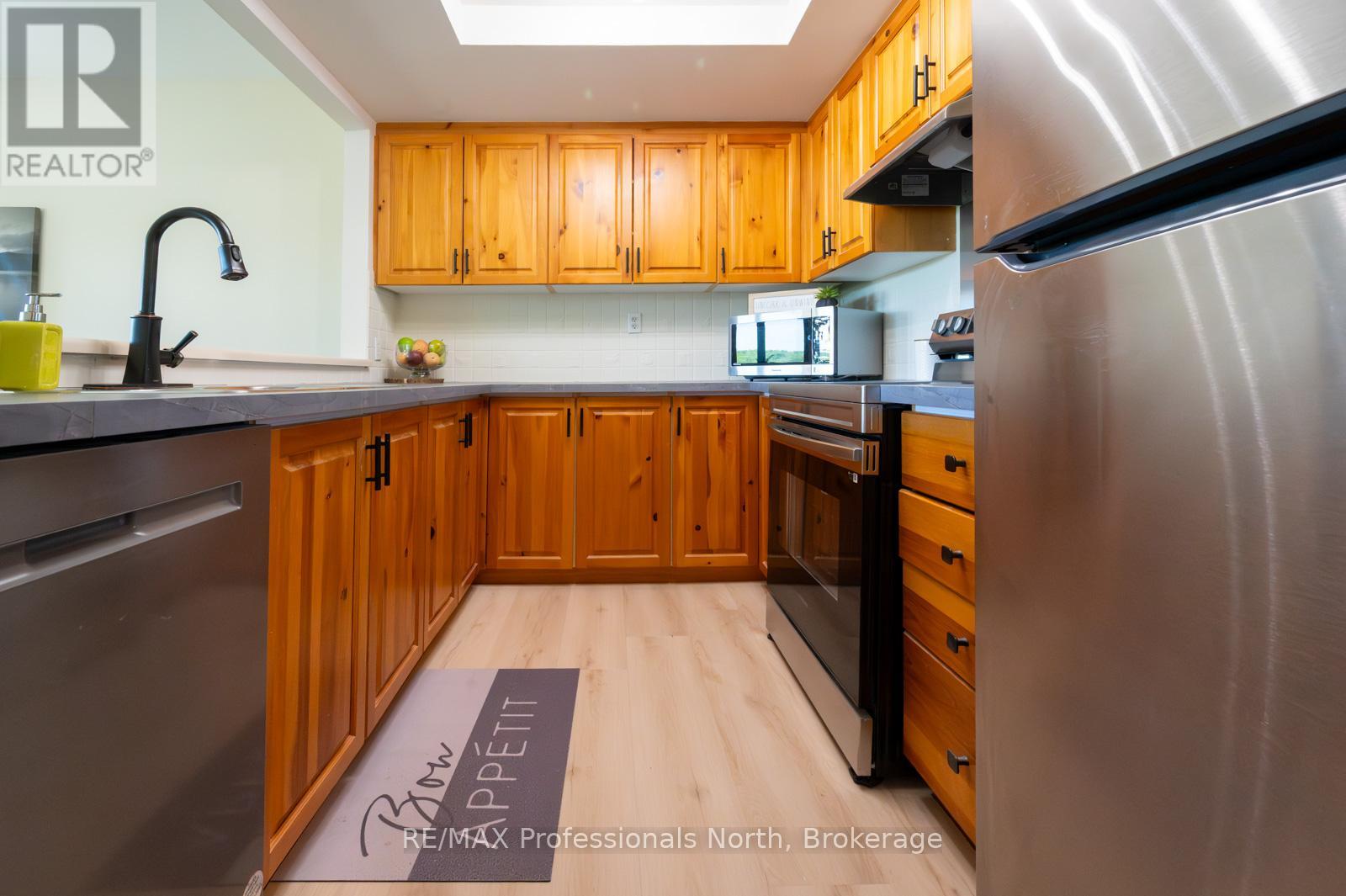 121 - 121 Grandview Hilltop Drive, Huntsville, Ontario  P1H 2J5 - Photo 8 - X13410990
