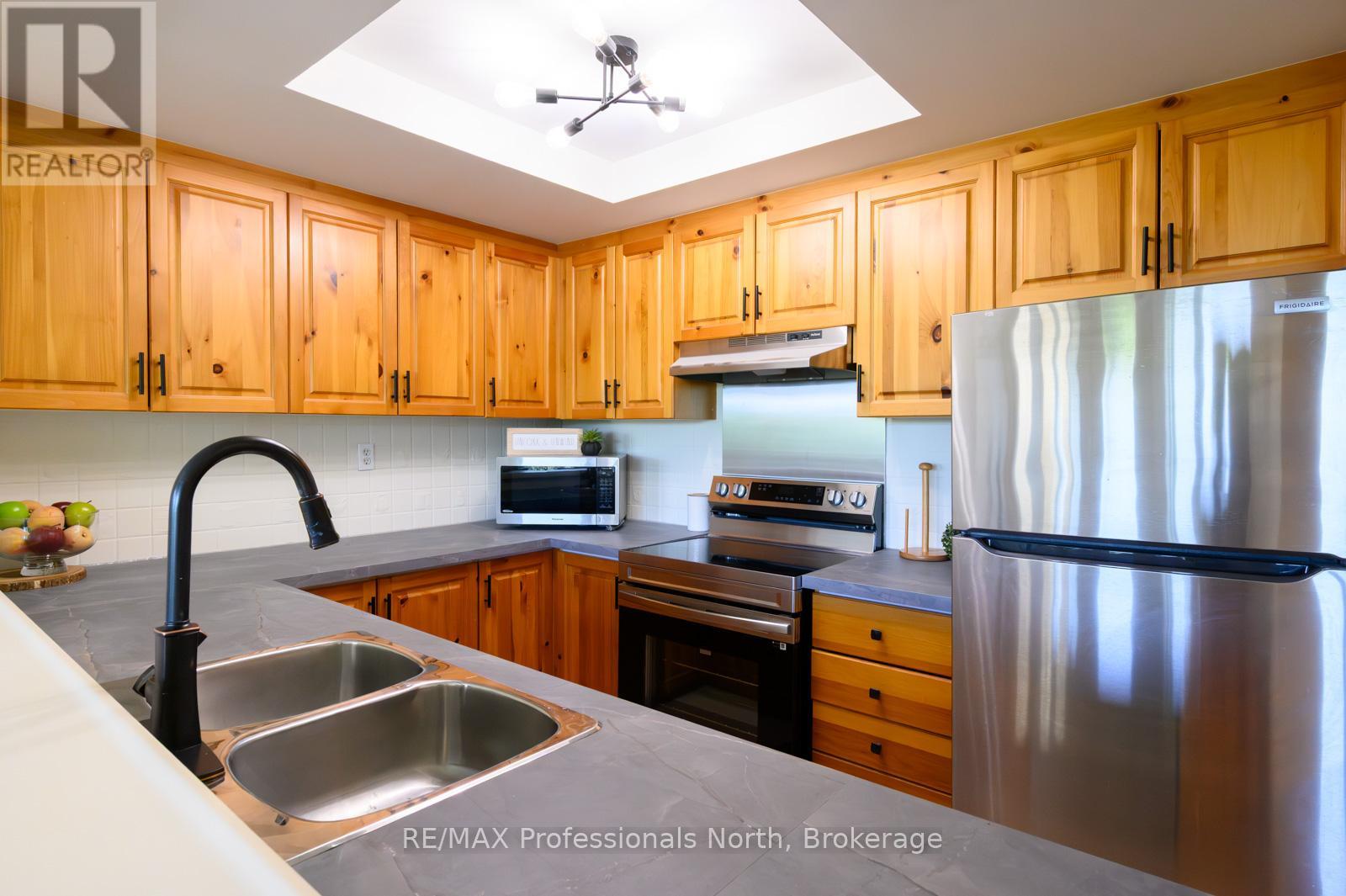 121 - 121 Grandview Hilltop Drive, Huntsville, Ontario  P1H 2J5 - Photo 9 - X13410990
