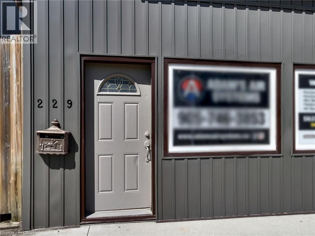 229 Parkdale Avenue N, Hamilton, Ontario  L8H 5X4 - Photo 4 - 40837485
