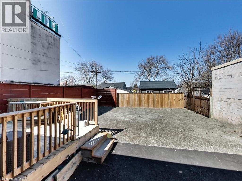 229 Parkdale Avenue N, Hamilton, Ontario  L8H 5X4 - Photo 43 - 40837485