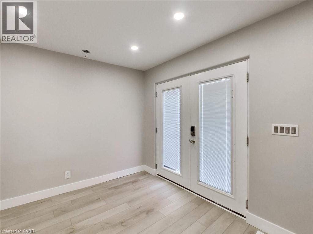 229 Parkdale Avenue N, Hamilton, Ontario  L8H 5X4 - Photo 9 - 40837485