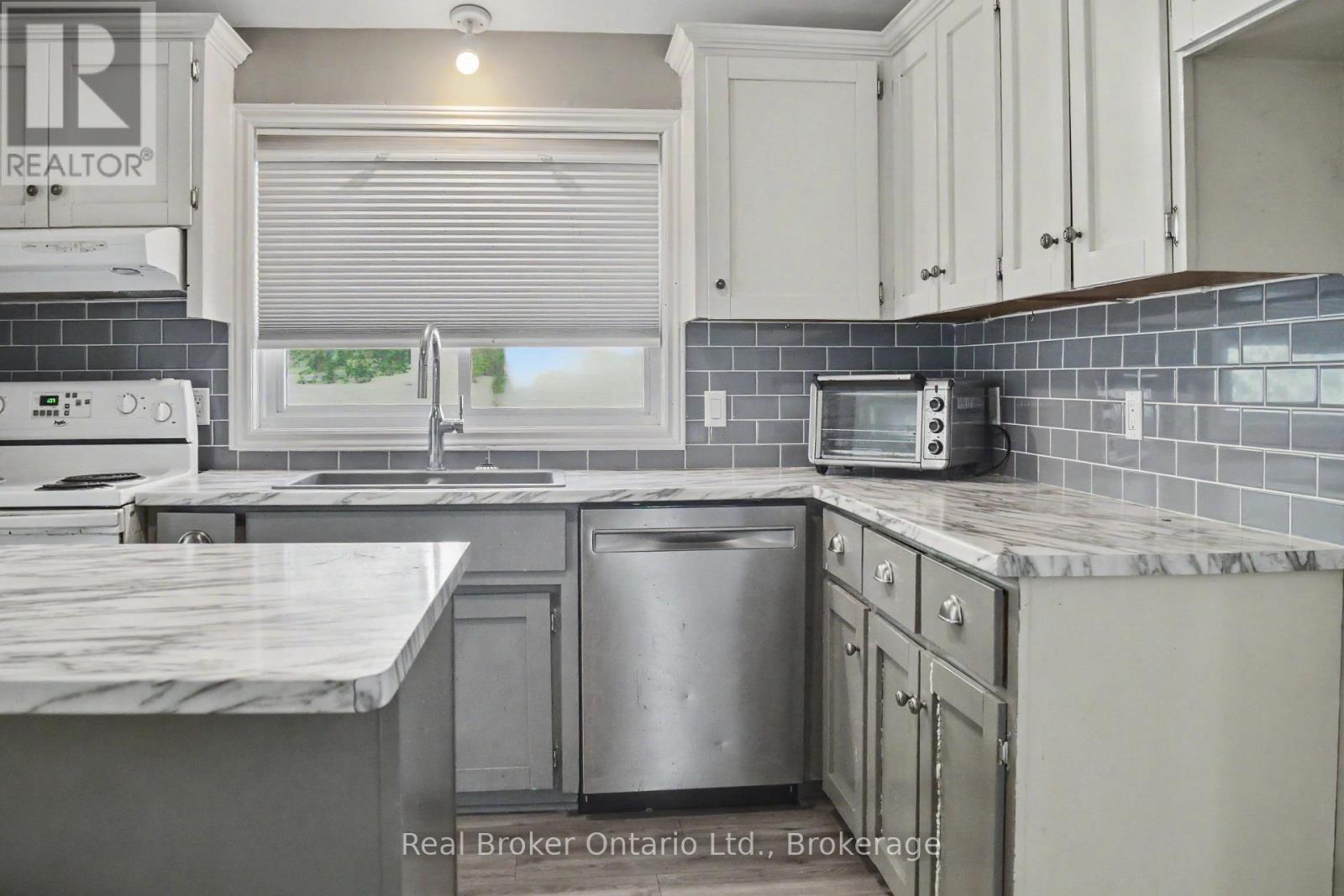 354 Goderich Street, Saugeen Shores, Ontario  N0H 2C1 - Photo 10 - X13411282
