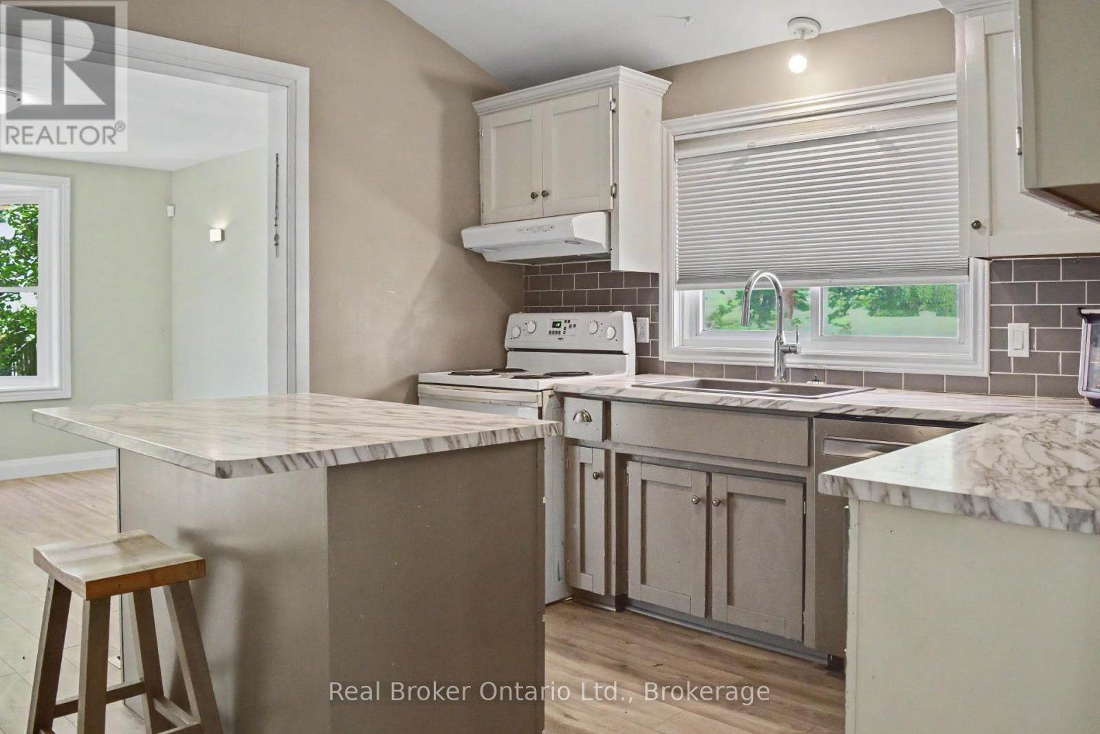 354 Goderich Street, Saugeen Shores, Ontario  N0H 2C1 - Photo 11 - X13411282