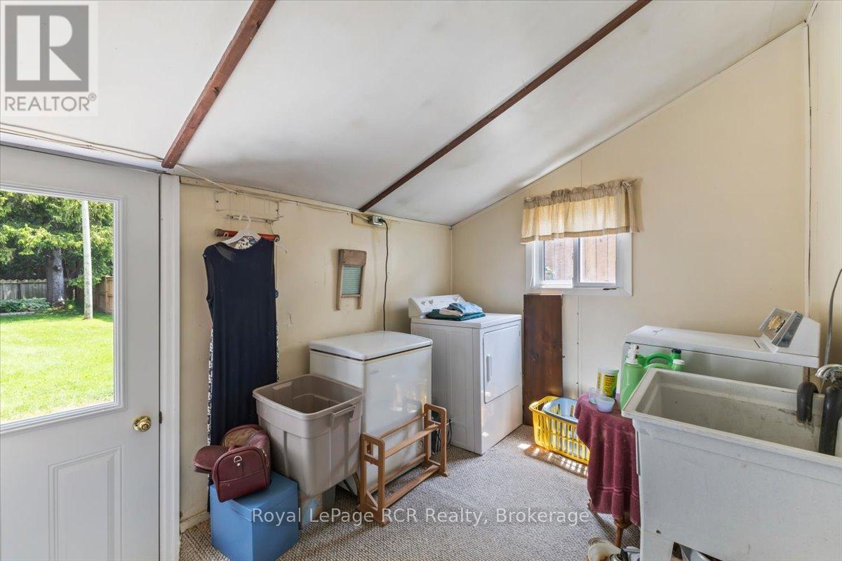 865 7th Avenue, Hanover, Ontario  N4N 2K3 - Photo 17 - X13411316