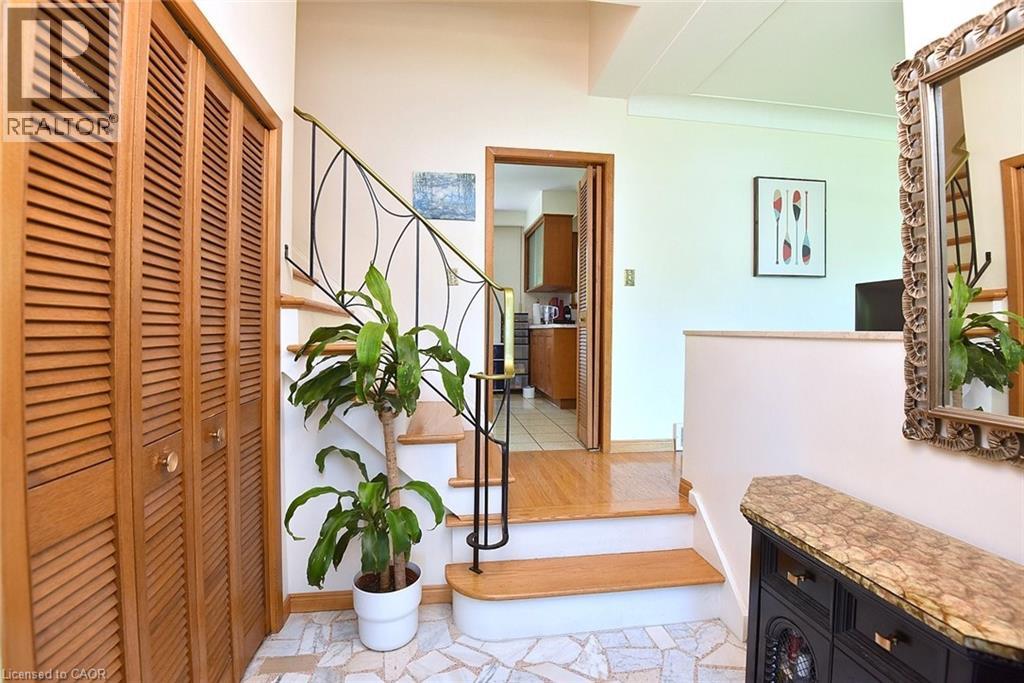 372 Fennell Avenue W, Hamilton, Ontario  L9C 1G4 - Photo 6 - 40837371