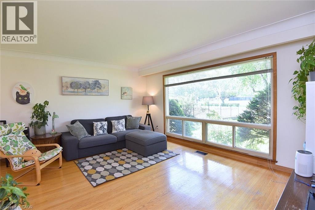 372 Fennell Avenue W, Hamilton, Ontario  L9C 1G4 - Photo 7 - 40837371