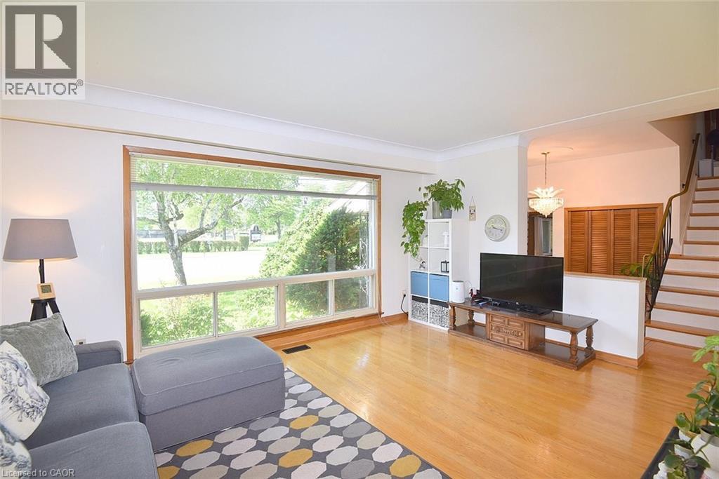 372 Fennell Avenue W, Hamilton, Ontario  L9C 1G4 - Photo 9 - 40837371
