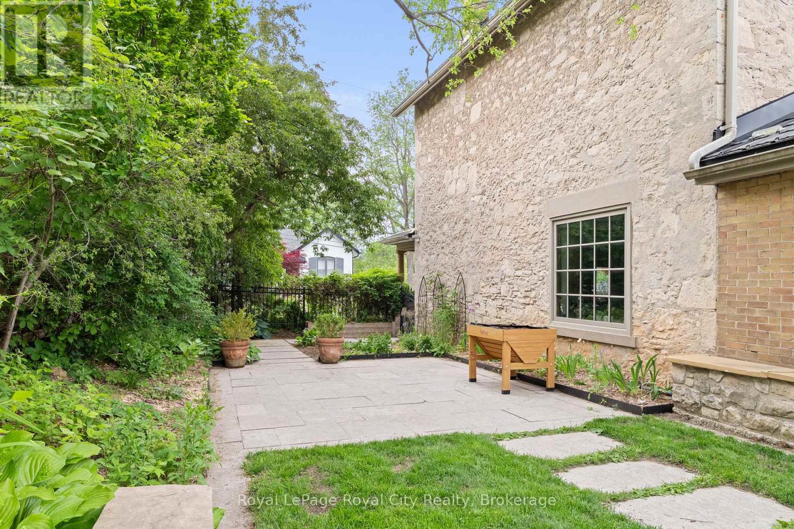 19 London Road E, Guelph, Ontario  N1H 2B2 - Photo 6 - X13412228