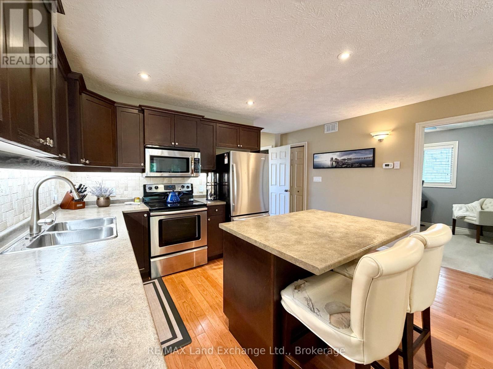 219 Stickel Street, Saugeen Shores, Ontario  N0H 2C1 - Photo 17 - X13413122
