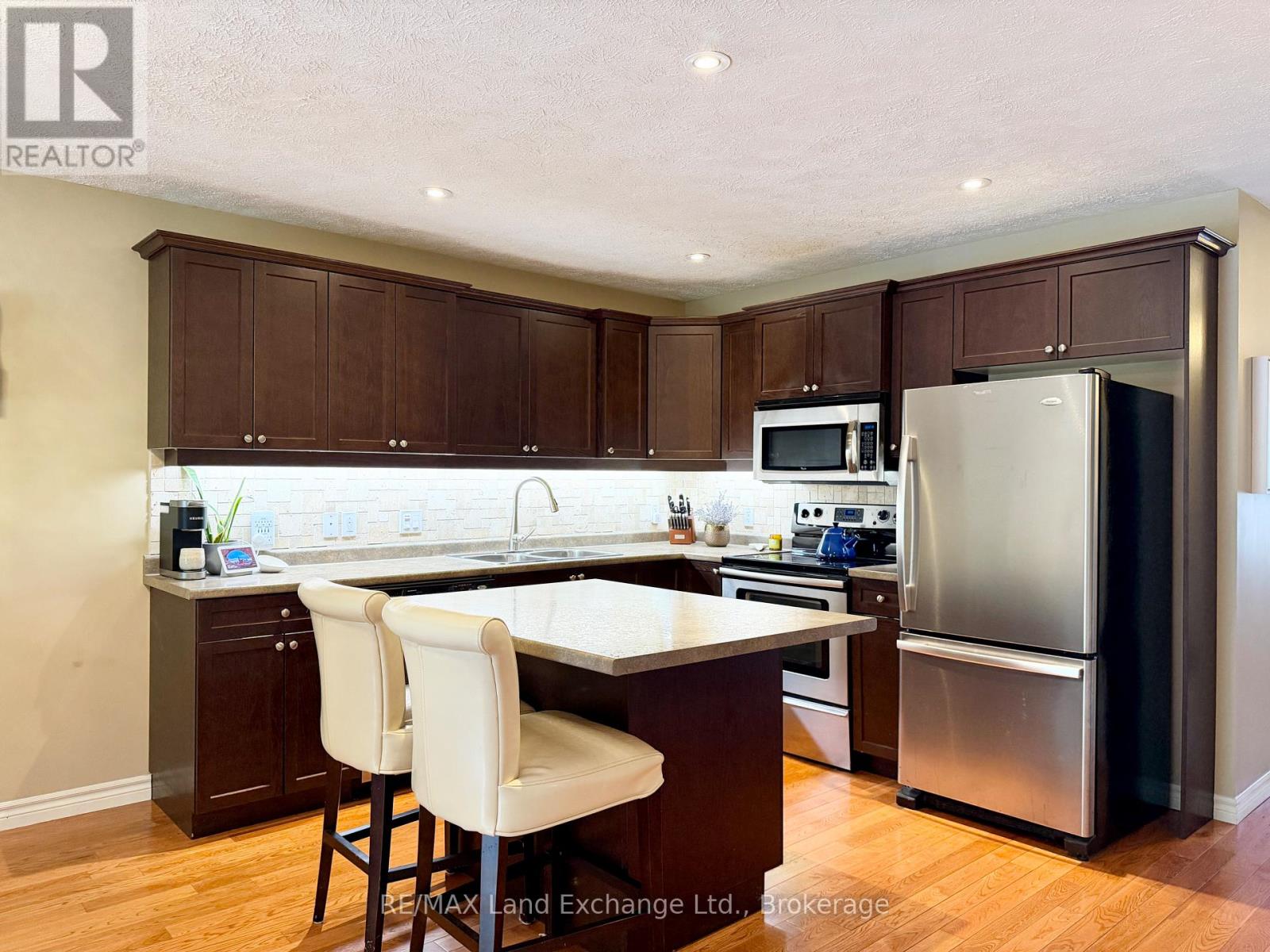 219 Stickel Street, Saugeen Shores, Ontario  N0H 2C1 - Photo 5 - X13413122