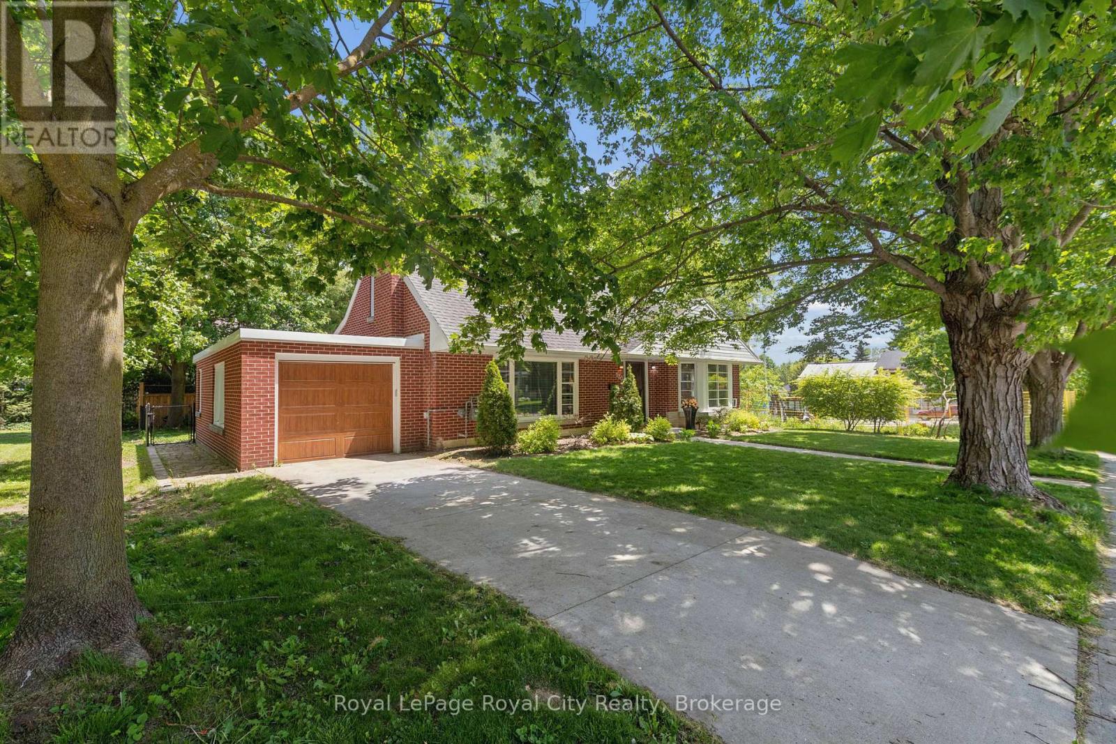 120 Hill Street E, Centre Wellington, Ontario  N1M 1G9 - Photo 2 - X13413320